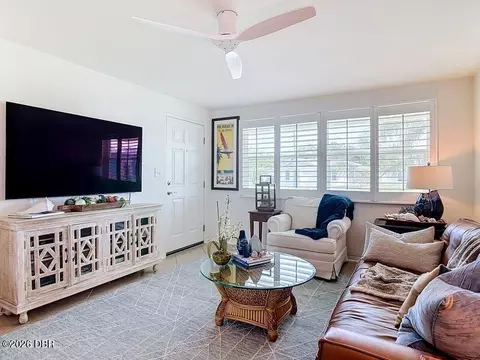 Living - 29 Ocean Shore Dr, Ormond Beach, FL 32176 photo 3 of 4