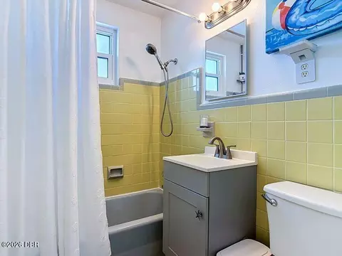 Bath - 29 Ocean Shore Dr, Ormond Beach, FL 32176 photo 1 of 2