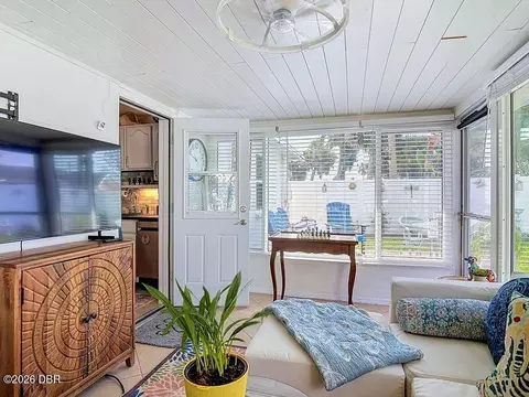 Living - 29 Ocean Shore Dr, Ormond Beach, FL 32176 photo 4 of 4