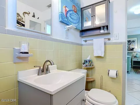 Bath - 29 Ocean Shore Dr, Ormond Beach, FL 32176 photo 2 of 2