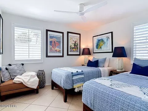 Bedroom - 29 Ocean Shore Dr, Ormond Beach, FL 32176 photo 5 of 7