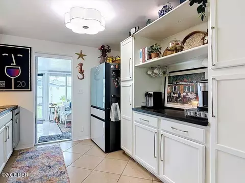 Kitchen - 29 Ocean Shore Dr, Ormond Beach, FL 32176 photo 3 of 4