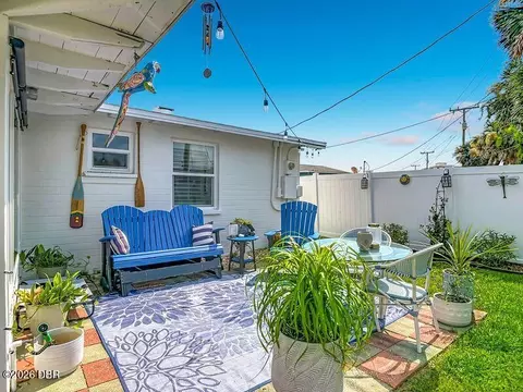 Exterior - 29 Ocean Shore Dr, Ormond Beach, FL 32176 photo 4 of 8