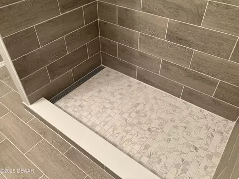 Bath - 2129 Lime Tree Dr, Edgewater, FL 32141 photo 10 of 17