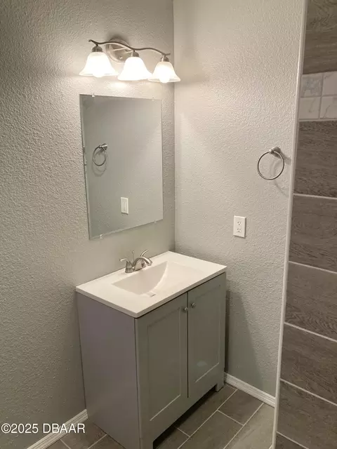 Bath - 2129 Lime Tree Dr, Edgewater, FL 32141 photo 3 of 17