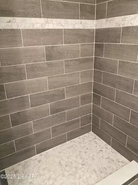 Bath - 2129 Lime Tree Dr, Edgewater, FL 32141 photo 9 of 17