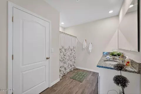 Bath - 1346 Middle Lake Dr, Ormond Beach, FL 32174 photo 1 of 3