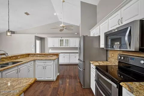 Kitchen - 32 Peruvian Ln, Ormond Beach, FL 32174 photo 2 of 4