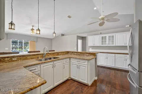 Kitchen - 32 Peruvian Ln, Ormond Beach, FL 32174 photo 3 of 4