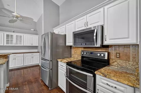 Kitchen - 32 Peruvian Ln, Ormond Beach, FL 32174 photo 4 of 4