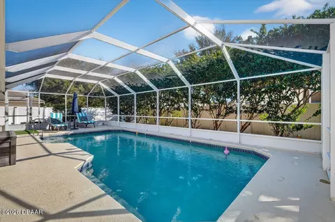 Exterior - 32 Peruvian Ln, Ormond Beach, FL 32174 photo 4 of 12