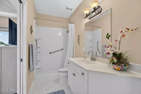 Bath - 621 Riverview Rd, Flagler Beach, FL 32136 photo 6 of 7