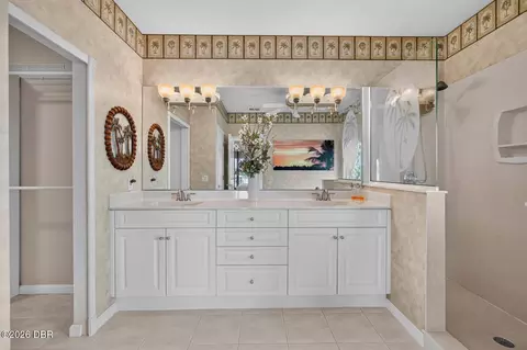 Bath - 621 Riverview Rd, Flagler Beach, FL 32136 photo 4 of 7