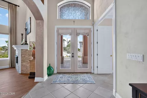 Entry Way - 621 Riverview Rd, Flagler Beach, FL 32136 photo 3 of 8