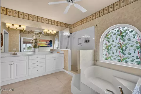 Bath - 621 Riverview Rd, Flagler Beach, FL 32136 photo 3 of 7