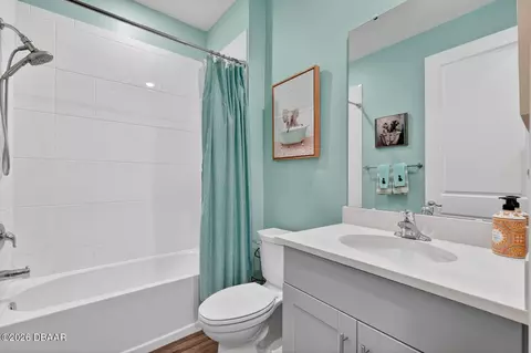 Bath - 2708 Kinsale Ln, Ormond Beach, FL 32174 photo 2 of 2