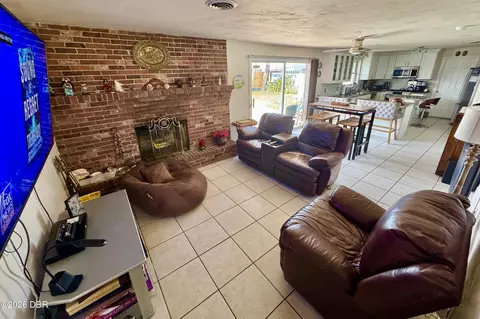 Living - 153 University Cir, Ormond Beach, FL 32176 photo 6 of 9
