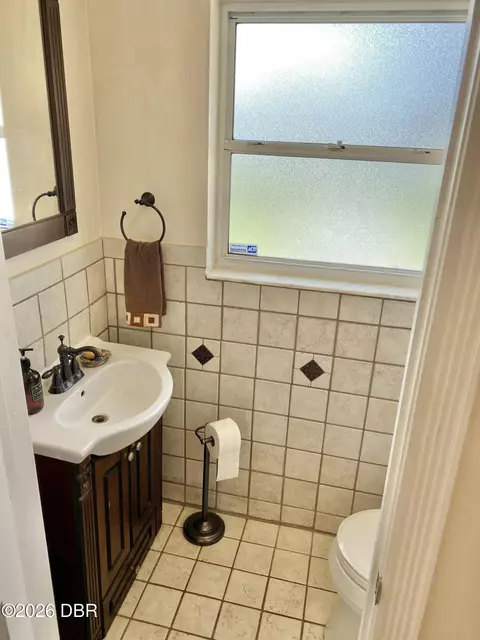 Bath - 153 University Cir, Ormond Beach, FL 32176 photo 1 of 11