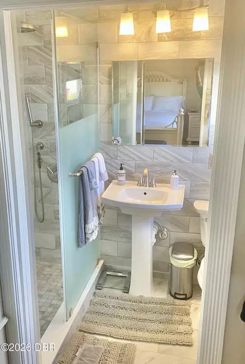 Bath - 153 University Cir, Ormond Beach, FL 32176 photo 5 of 11
