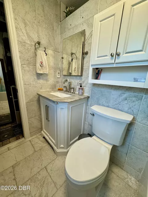 Bath - 153 University Cir, Ormond Beach, FL 32176 photo 10 of 11
