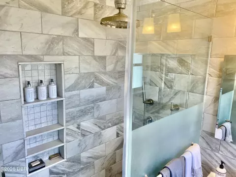 Bath - 153 University Cir, Ormond Beach, FL 32176 photo 2 of 11