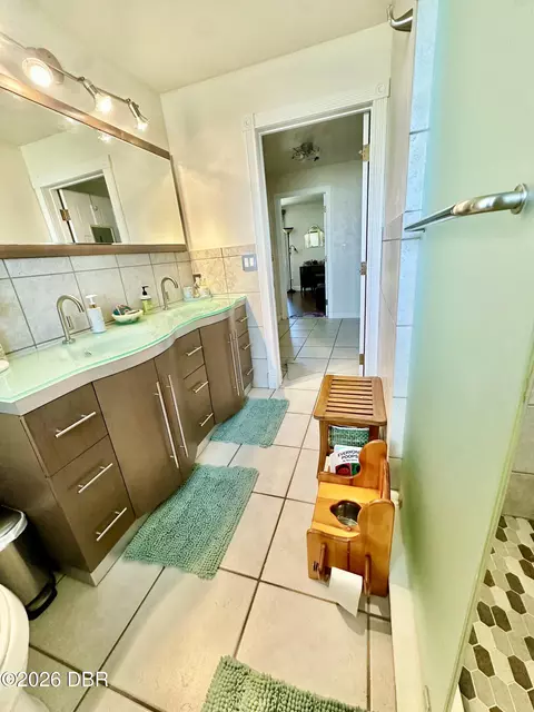 Bath - 153 University Cir, Ormond Beach, FL 32176 photo 7 of 11