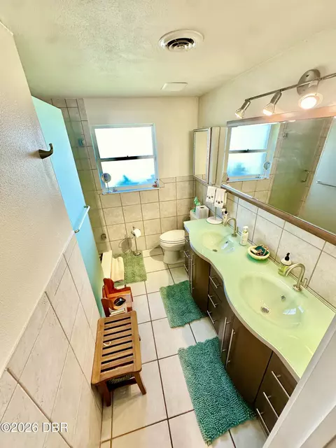 Bath - 153 University Cir, Ormond Beach, FL 32176 photo 8 of 11