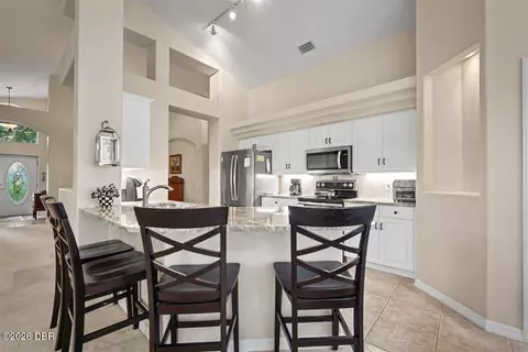 Kitchen - 39 Lakebluff Dr, Ormond Beach, FL 32174 photo 2 of 4