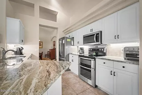Kitchen - 39 Lakebluff Dr, Ormond Beach, FL 32174 photo 1 of 4