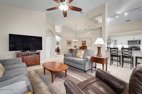 Living - 39 Lakebluff Dr, Ormond Beach, FL 32174 photo 2 of 2