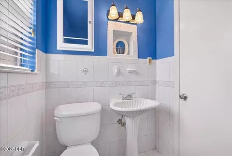 Bath - 404 Pine Rd, Ormond Beach, FL 32176 photo 4 of 4