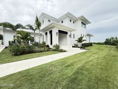 101 Due East St, New Smyrna Beach, FL 32169