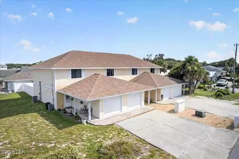 841 E 14th Ave, New Smyrna Beach, FL 32169