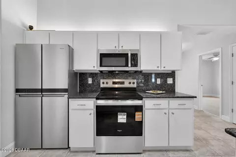 Kitchen - 129 Grey Dapple Way, Ormond Beach, FL 32174 photo 4 of 6