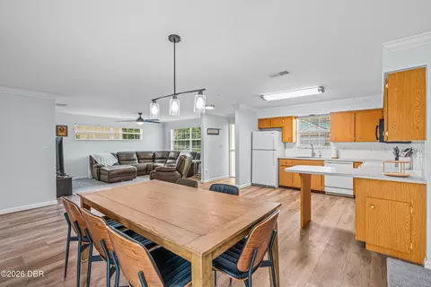 Dining - 145 Hernandez Ave, Ormond Beach, FL 32174 photo 2 of 3