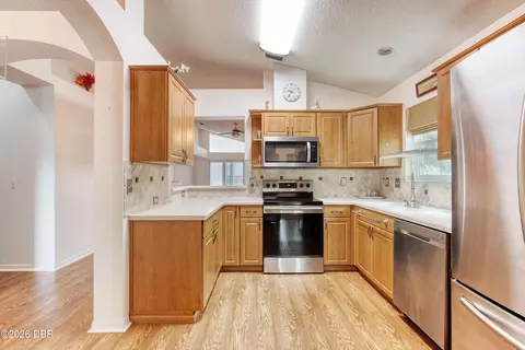 Kitchen - 38 Old Macon Dr, Ormond Beach, FL 32174 photo 2 of 2