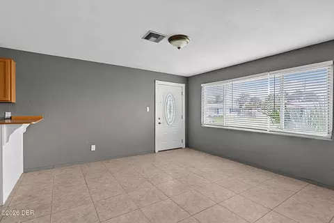 Living - 22 Beechwood Dr, Ormond Beach, FL 32176 photo 2 of 5