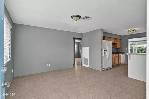 Living - 22 Beechwood Dr, Ormond Beach, FL 32176 photo 3 of 5