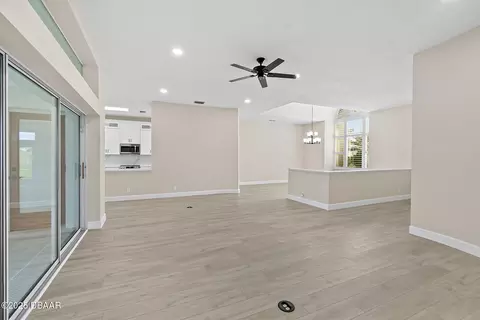 Living - 38 Kingsley Cir, Ormond Beach, FL 32174 photo 5 of 10