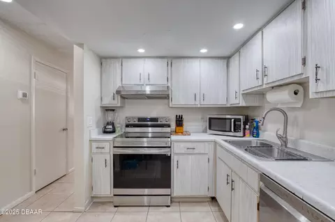 Kitchen - 5500 Ocean Shore Blvd, Ormond Beach, FL 32176 photo 3 of 3