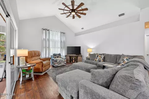 Living - 45 Hunt Master Ct, Ormond Beach, FL 32174 photo 2 of 2