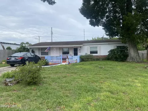 1160 Pineview Dr, Daytona Beach, FL 32117