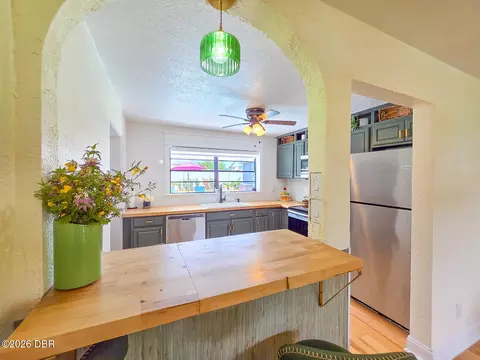 Kitchen - 926 Fernald St, Edgewater, FL 32132 photo 1 of 5