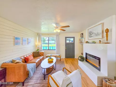 Living - 926 Fernald St, Edgewater, FL 32132 photo 2 of 4