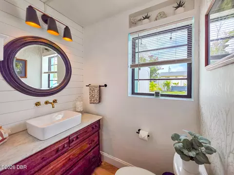 Bath - 926 Fernald St, Edgewater, FL 32132 photo 1 of 5