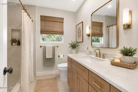Bath - 518 N Halifax Dr, Ormond Beach, FL 32176 photo 4 of 6