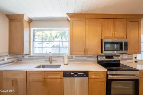 Kitchen - 27 Valhalla Ave, Ormond Beach, FL 32176 photo 4 of 4