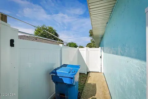 Exterior - 1978 Myrtle Jo Dr, Ormond Beach, FL 32174 photo 3 of 8