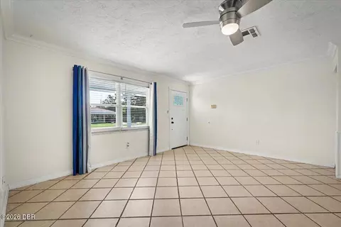Living - 1978 Myrtle Jo Dr, Ormond Beach, FL 32174 photo 2 of 9
