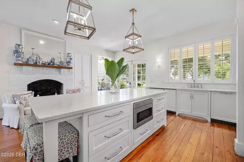 Kitchen - 94 N Beach St, Ormond Beach, FL 32174 photo 5 of 7